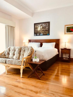 Гостиница Birdwood Motel  Бердвуд